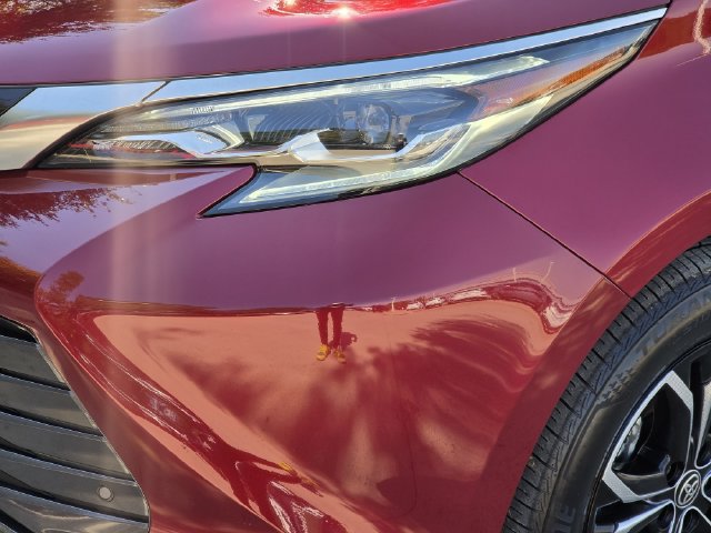 Used 2026 Toyota Sienna Platinum AWD/4WD image 6