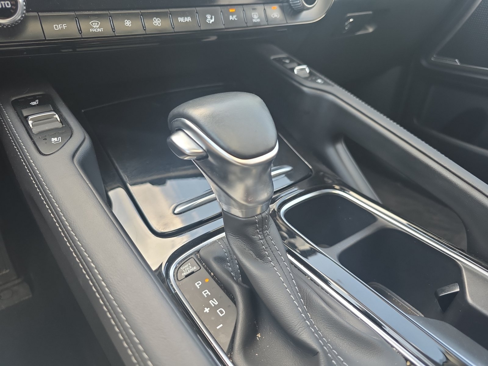 Certified 2023 Kia Telluride EX w/ EX Captain's Chair Package FWD image 20