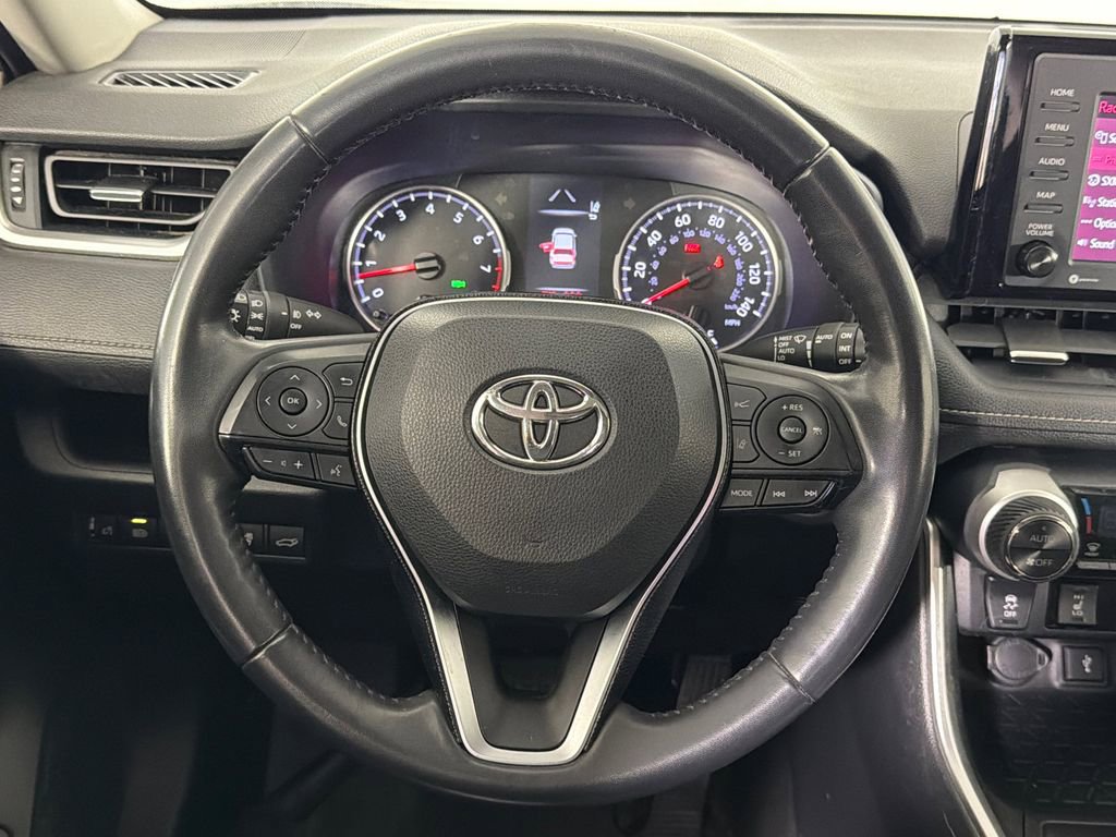 Used 2020 Toyota RAV4 XLE Premium image 25