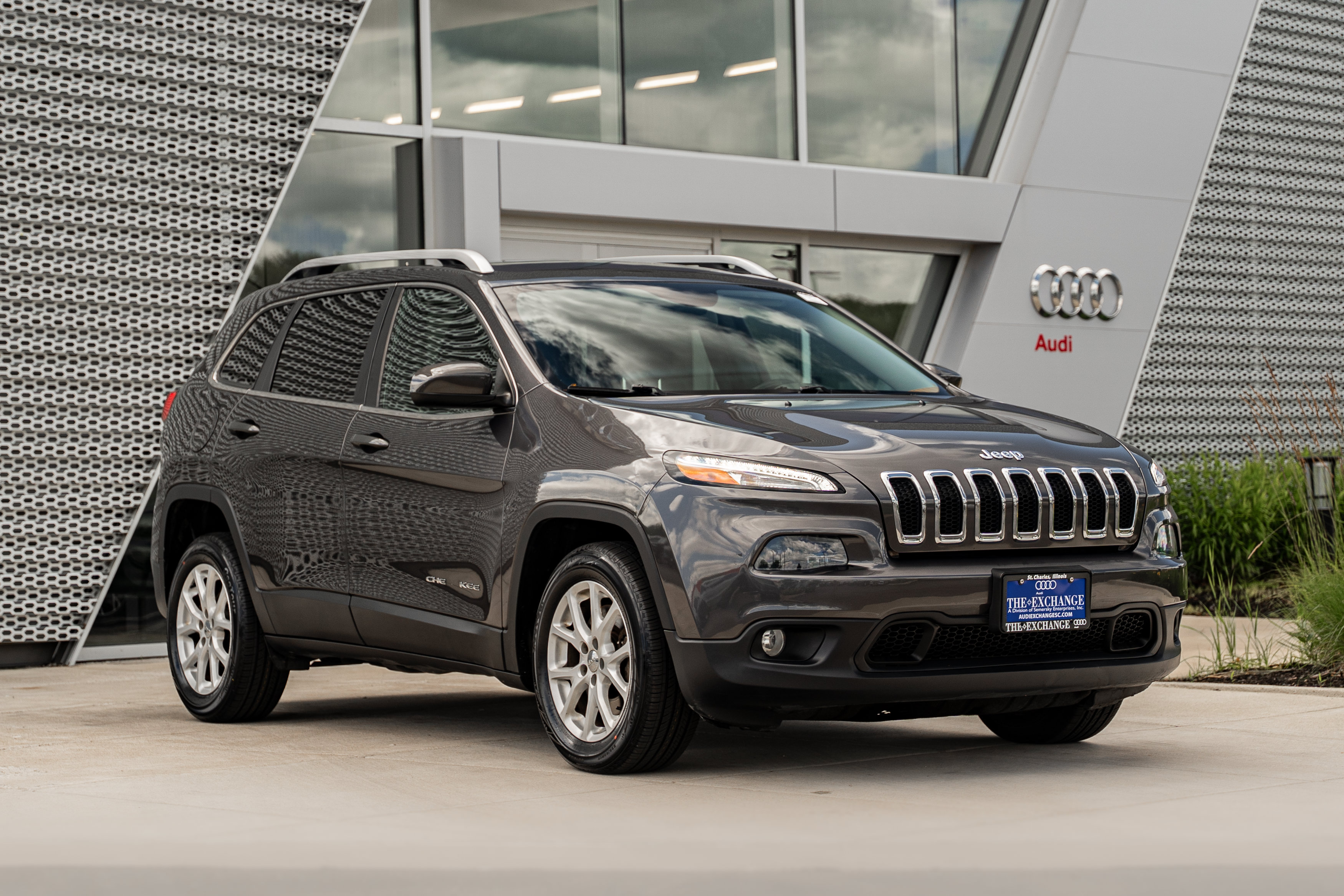 Used 2016 Jeep Cherokee Latitude w/ Cold Weather Group