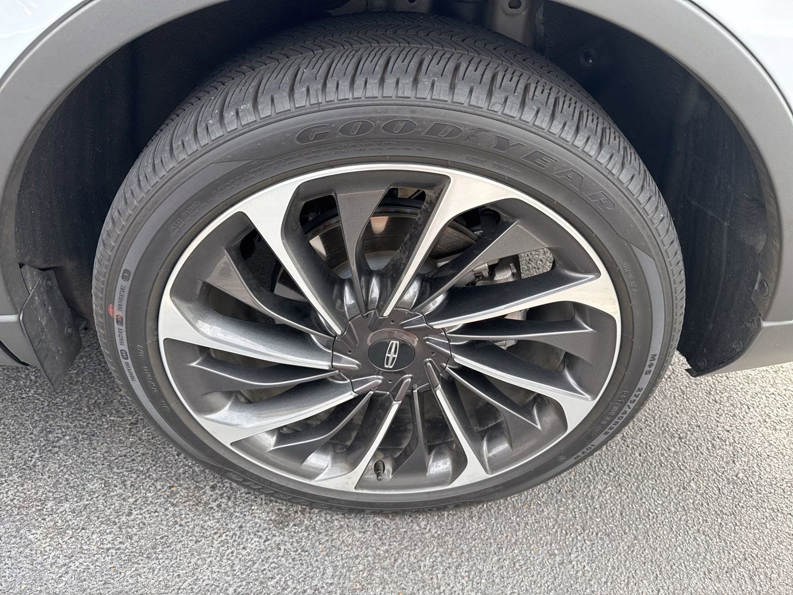 Used 2025 Lincoln Aviator Reserve w/ Luxury Package image 10