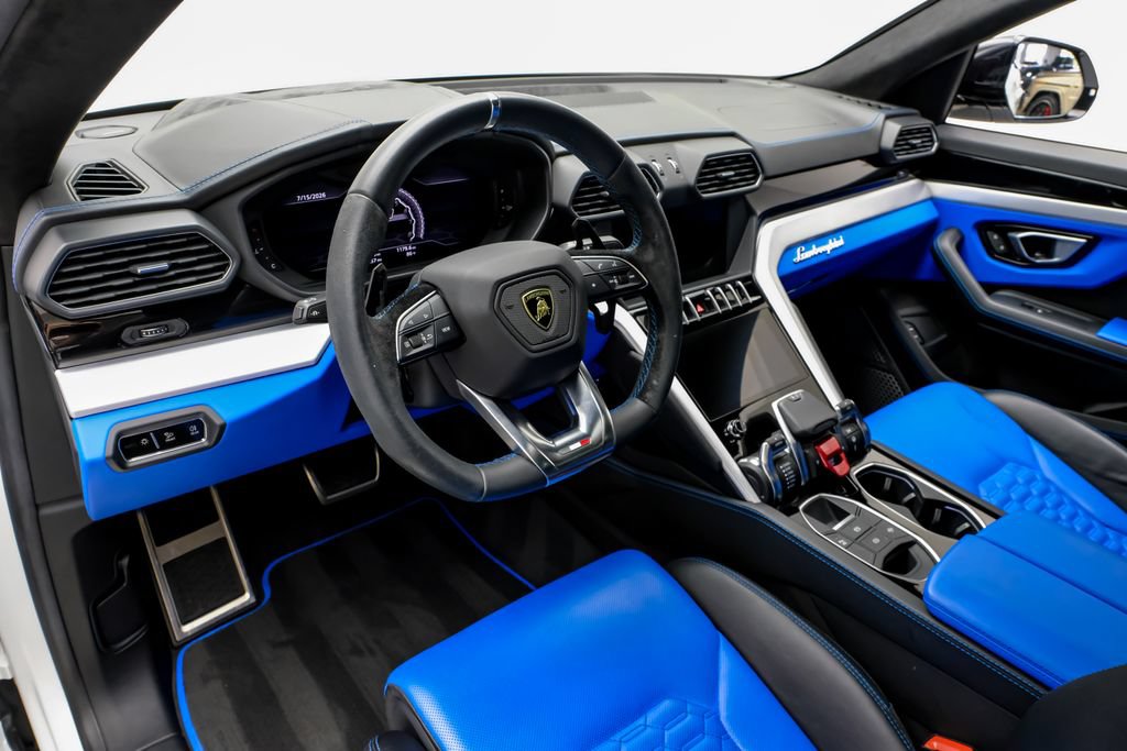 Used 2019 Lamborghini Urus AWD/4WD image 7