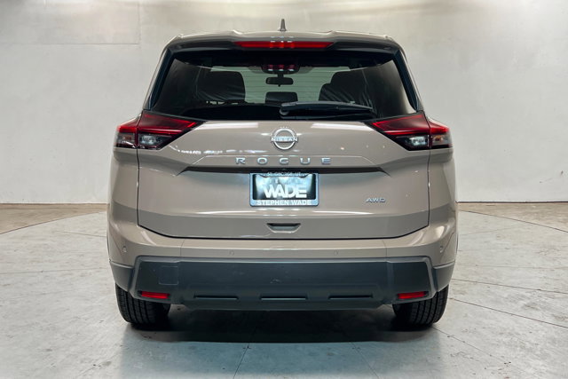 Used 2025 Nissan Rogue SV image 4