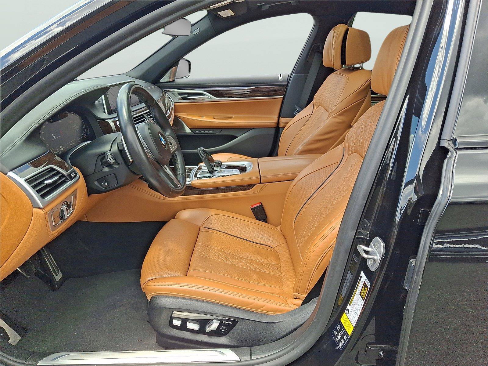 Used 2021 BMW 750i xDrive w/ Executive Package AWD/4WD image 11
