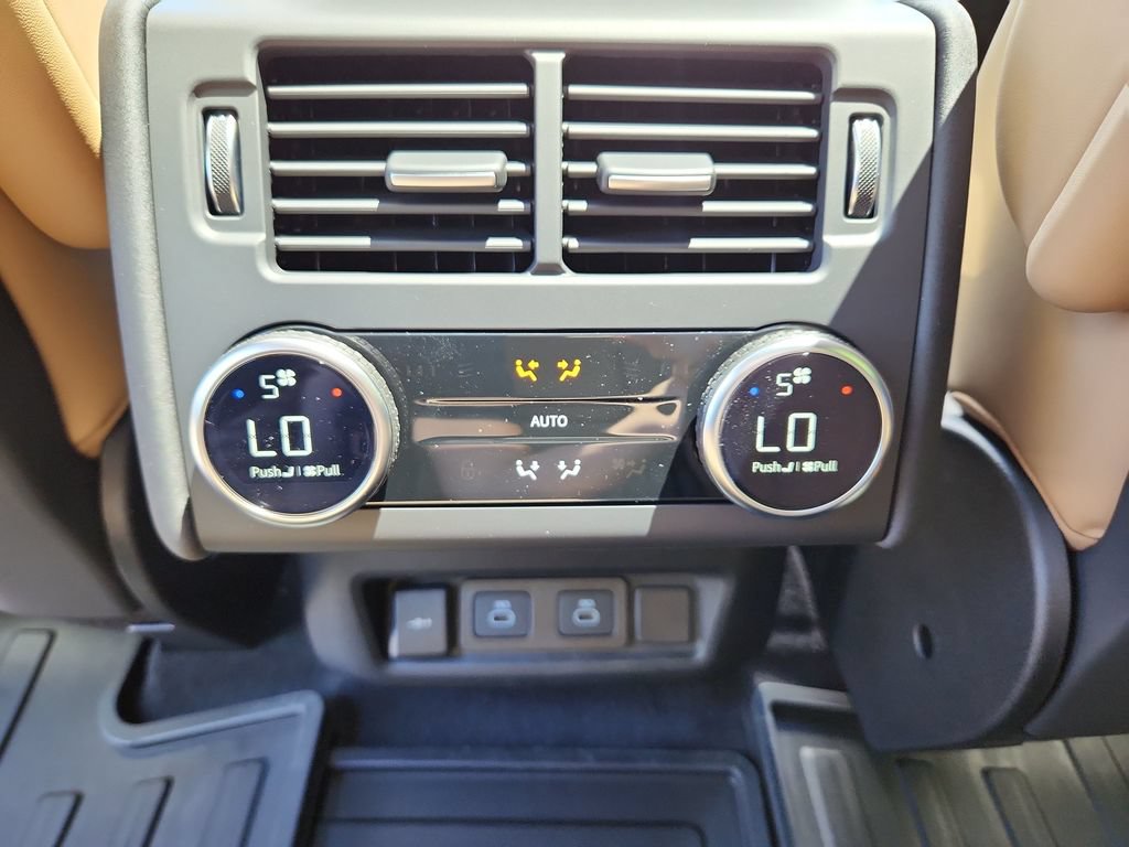 New 2026 Land Rover Discovery Dynamic SE AWD/4WD image 26