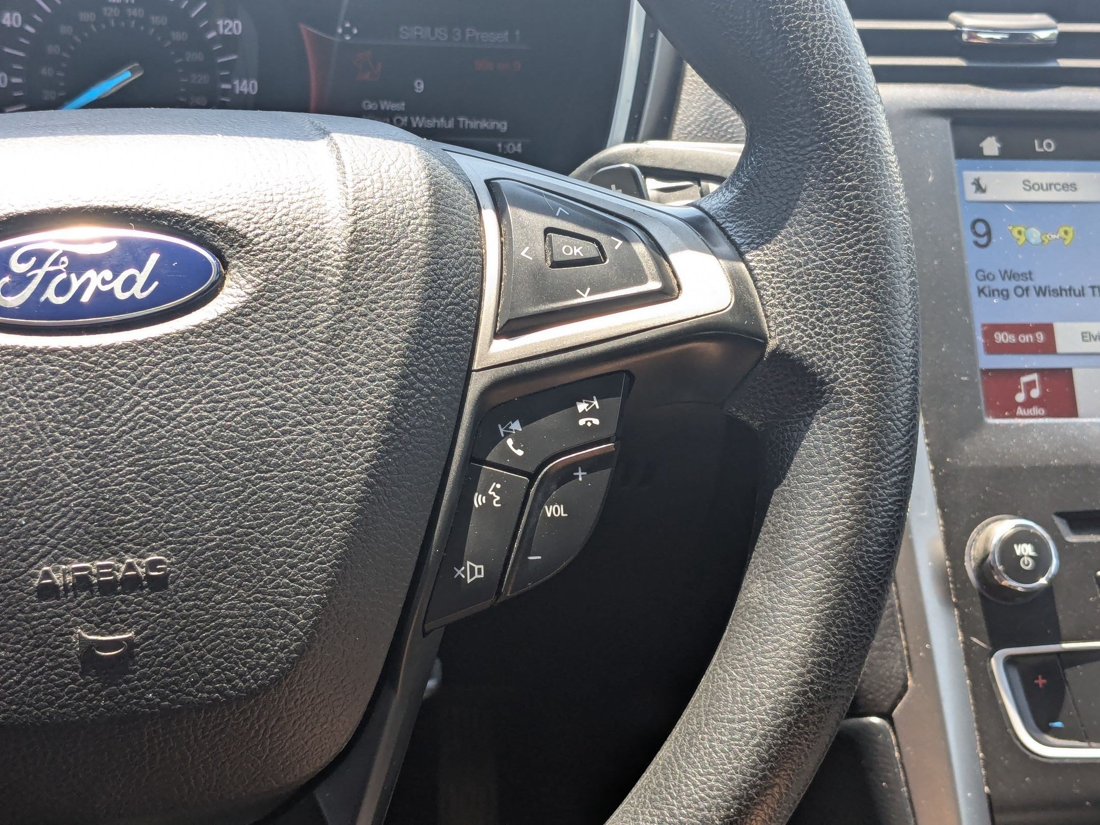 Used 2017 Ford Fusion SE w/ Fusion SE Technology Package FWD image 16