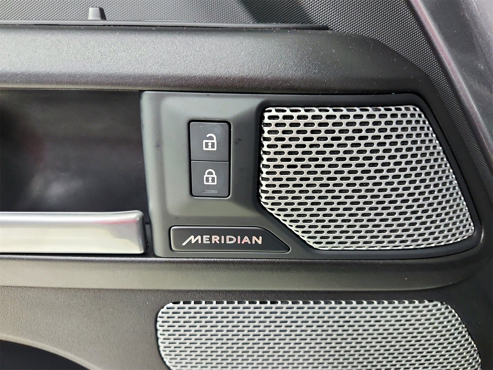 Used 2024 Land Rover Defender 130 Outbound image 34