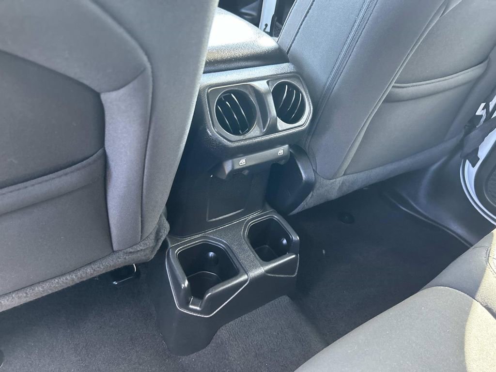 Used 2023 Jeep Gladiator Sport image 18