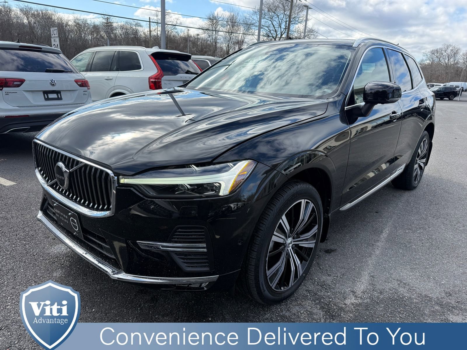 Used 2023 Volvo XC60 B5 Plus w/ Climate Package image 4