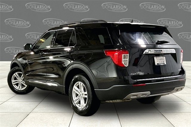 Used 2022 Ford Explorer XLT w/ Equipment Group 202A image 5