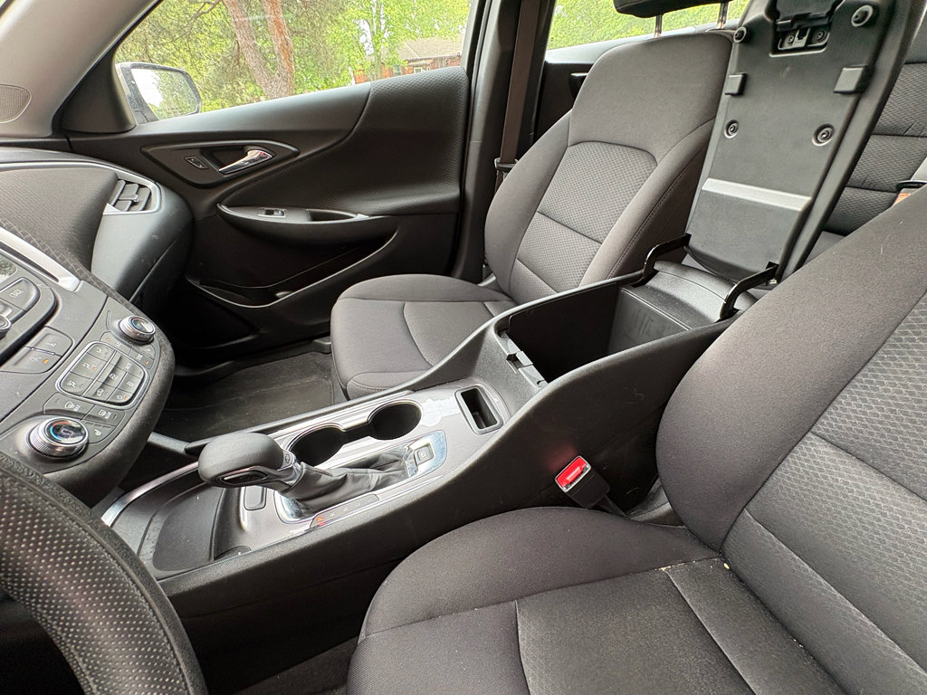 Used 2023 Chevrolet Malibu LT FWD image 32