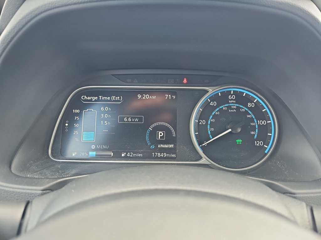 Used 2025 Nissan Leaf S FWD image 19