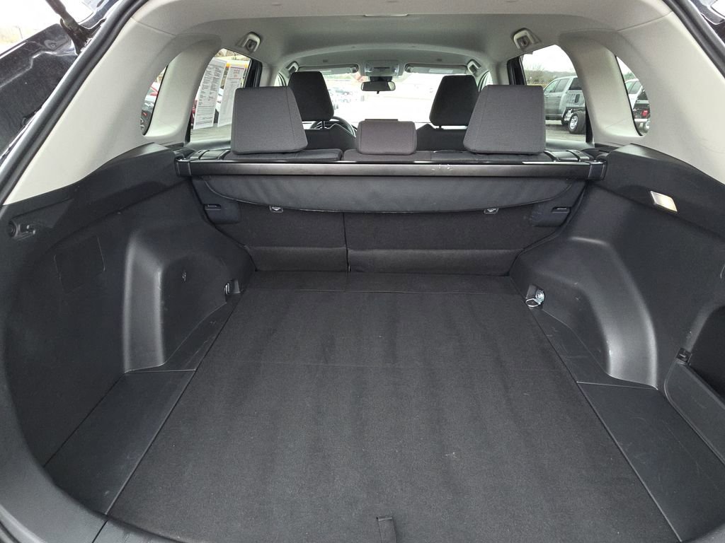 Used 2025 Toyota RAV4 XLE FWD image 32
