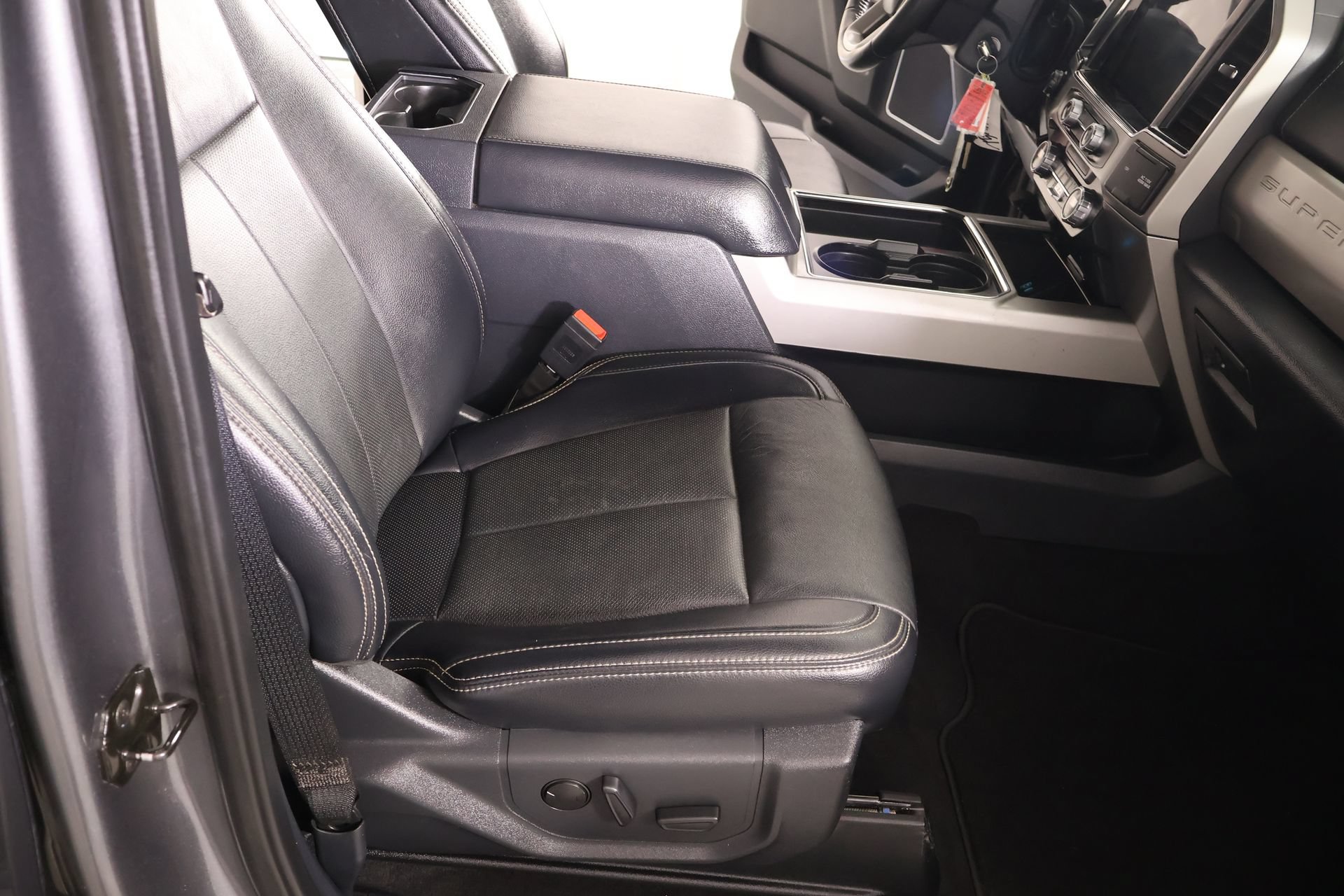 Used 2022 Ford F250 Lariat w/ Lariat Value Package AWD/4WD image 13