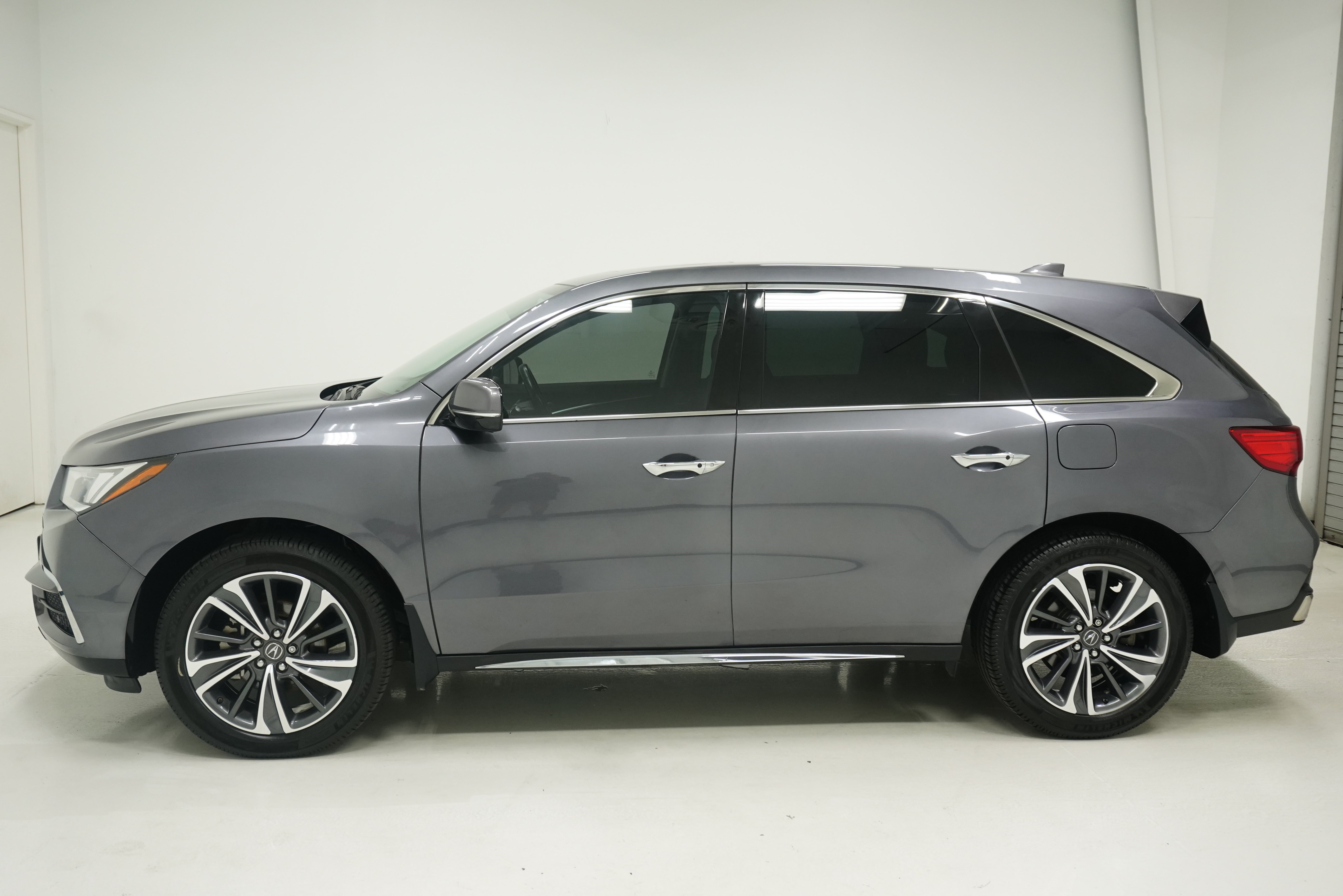 Used 2019 Acura MDX w/ Technology Package FWD image 7