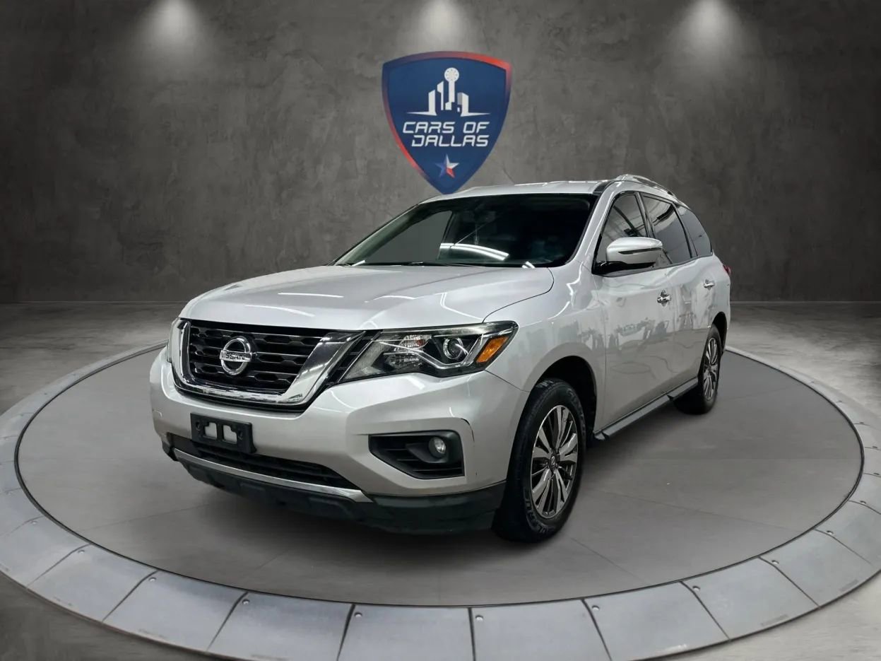 Used 2019 Nissan Pathfinder SV image 1