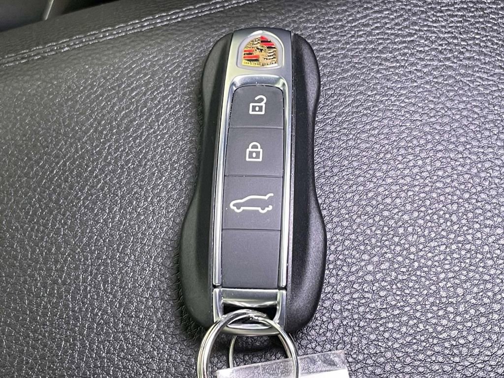 Used 2024 Porsche Cayenne image 45