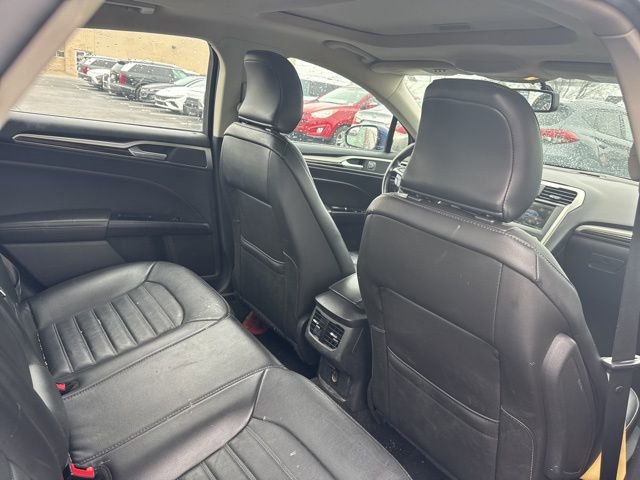 Used 2016 Ford Fusion SE w/ Equipment Group 202A image 11