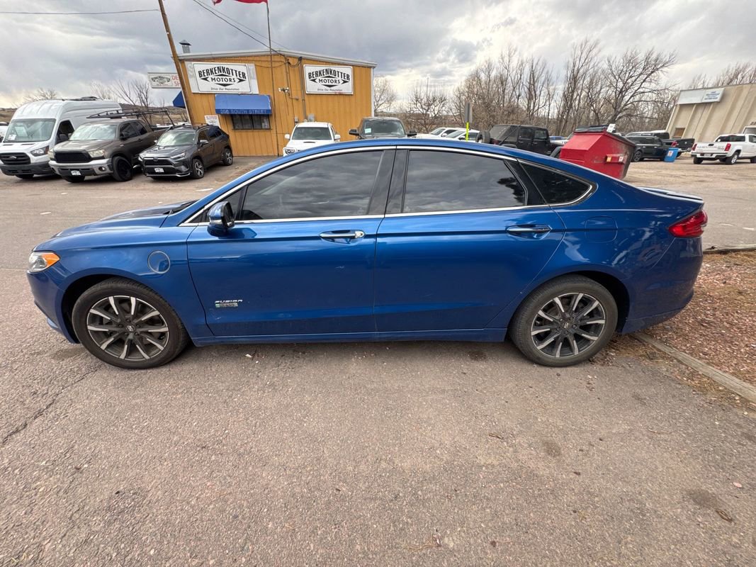 Used 2017 Ford Fusion Energi Titanium FWD image 4