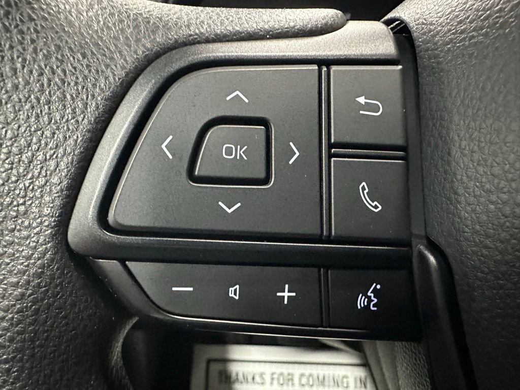 Used 2025 Toyota Sienna LE image 19