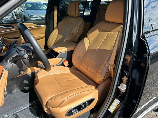 Used 2023 Jeep Grand Cherokee Summit image 14