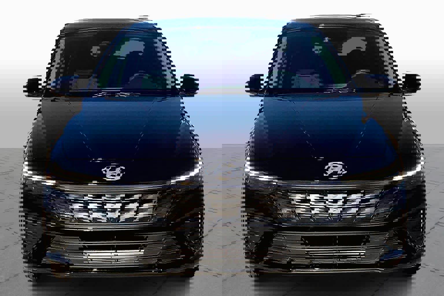 Certified 2024 Hyundai Elantra SE image 3