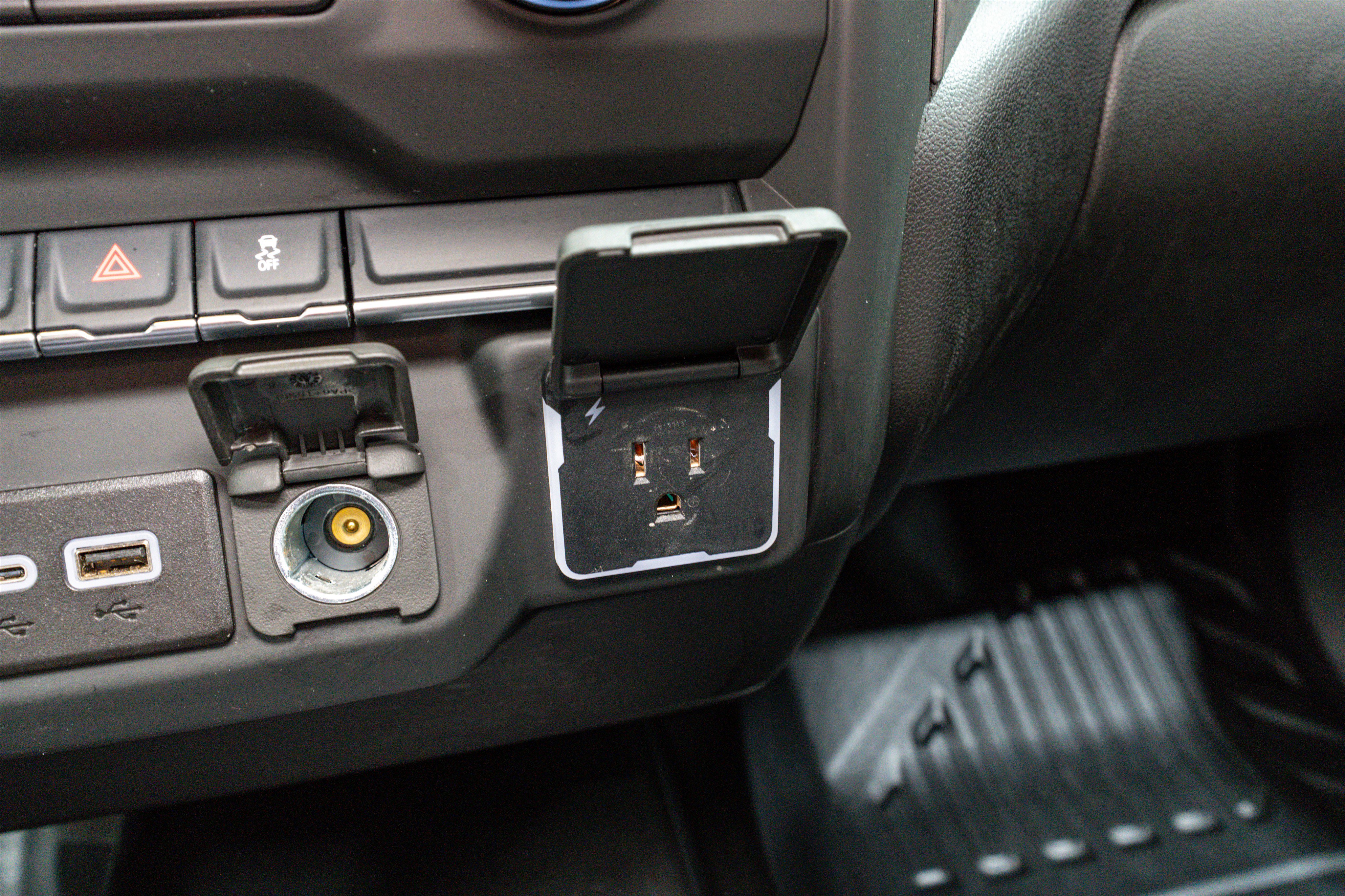 Used 2024 Chevrolet Silverado 1500 W/T image 22