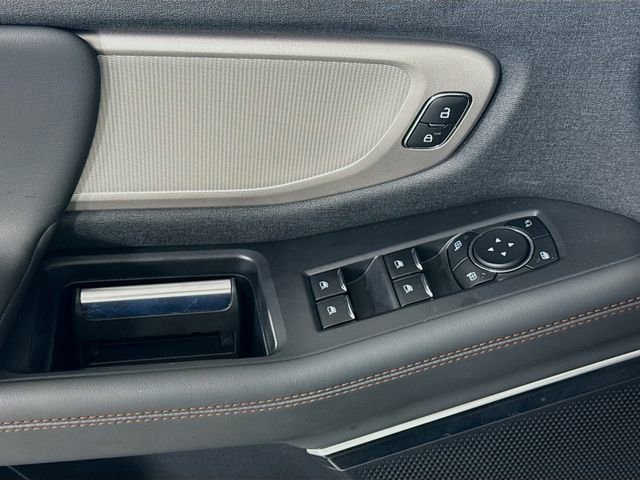 Used 2025 Ford Expedition Active image 18