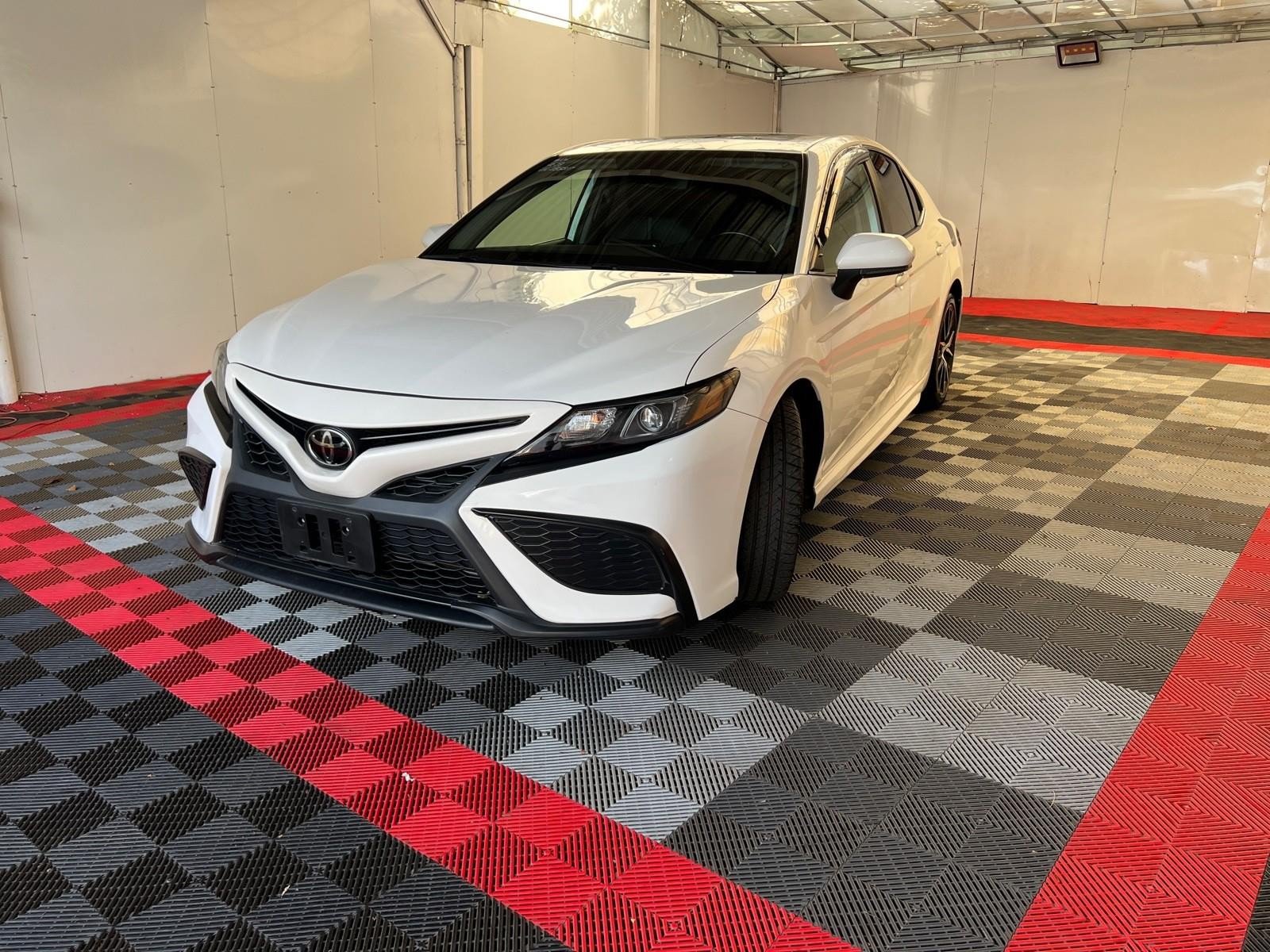 Used 2023 Toyota Camry SE w/ Cold Weather Package AWD/4WD image 3