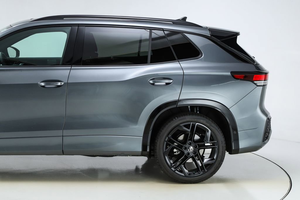 New 2026 Volkswagen Tiguan SE R-Line image 43
