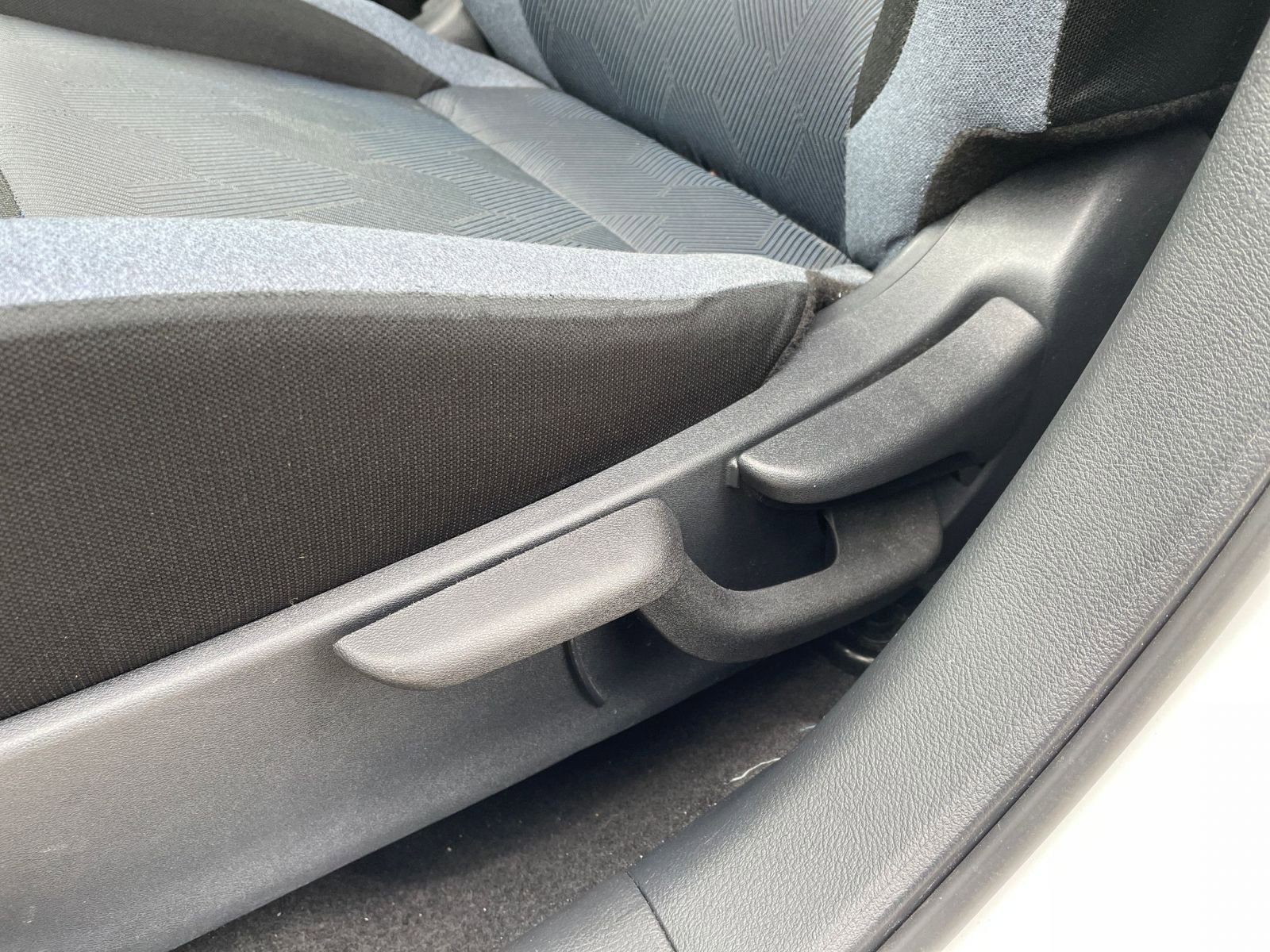 Used 2025 Nissan Versa SV image 22