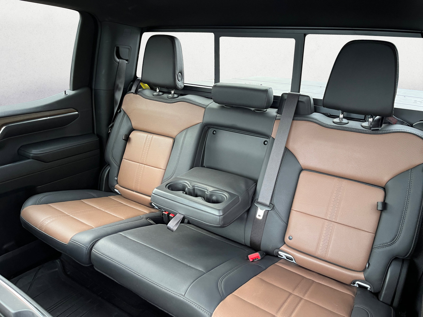 Used 2024 Chevrolet Silverado 1500 High Country w/ High Country Premium Package AWD/4WD image 15