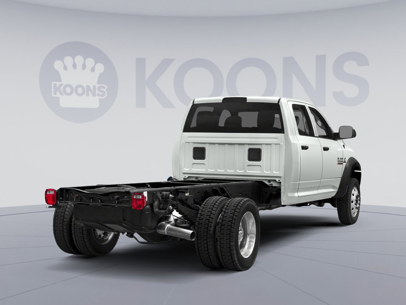 Used 2018 RAM 5500 Tradesman w/ Chrome Appearance Group image 2