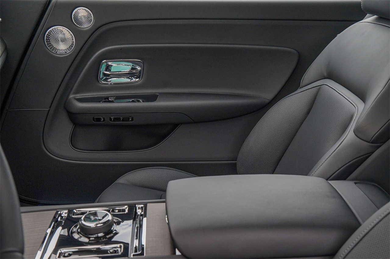 New 2025 Rolls-Royce Spectre w/ Spectre Launch Package image 28