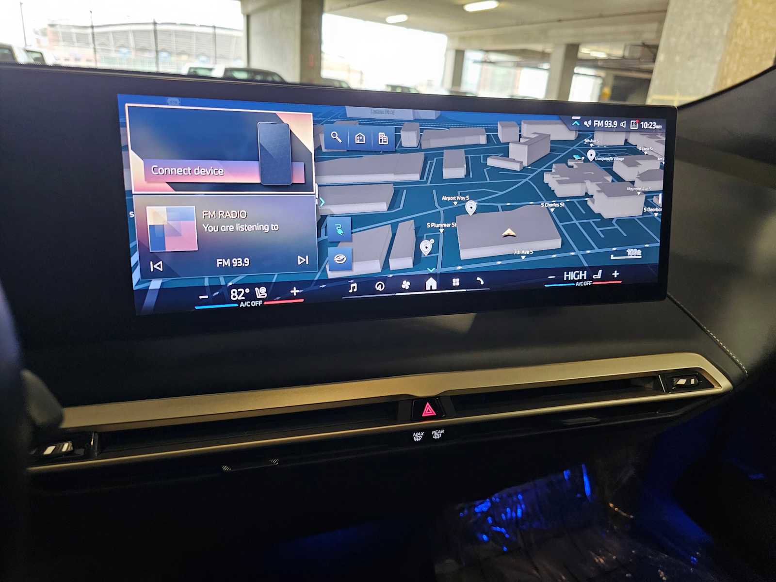 Used 2024 BMW iX xDrive50 w/ Premium Package image 13