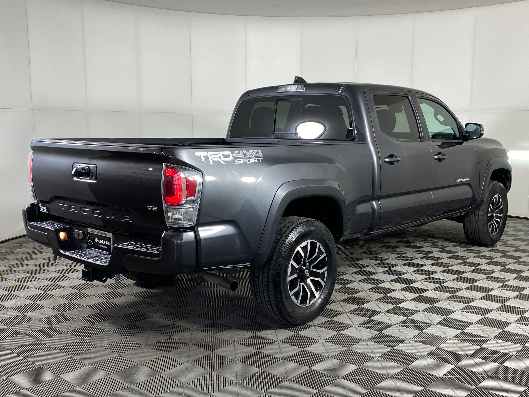 Used 2023 Toyota Tacoma TRD Sport w/ Advanced Technology Package image 9