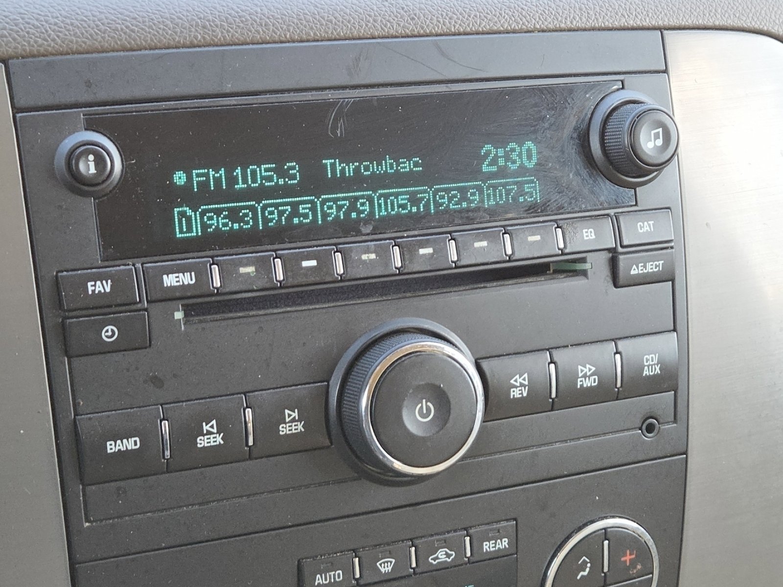 Used 2012 GMC Yukon SLT w/ SLT-2 Equipment Package image 3