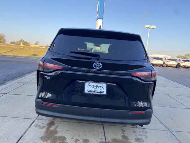 Used 2022 Toyota Sienna LE FWD image 10