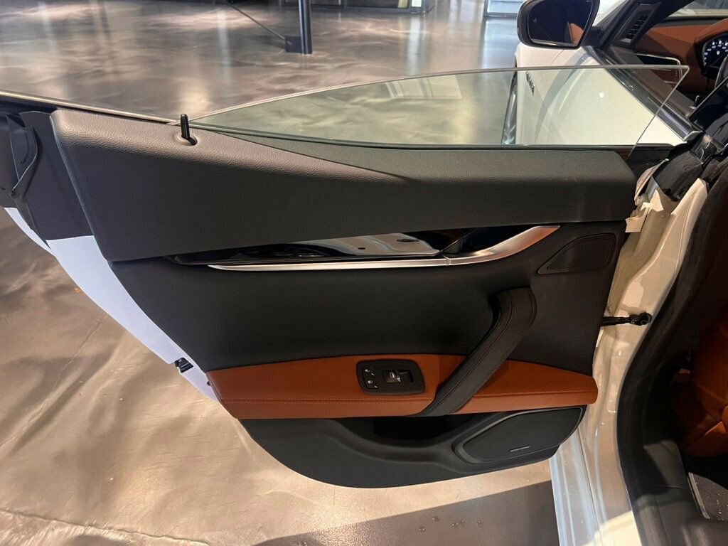 Used 2019 Maserati Ghibli GranSport image 23