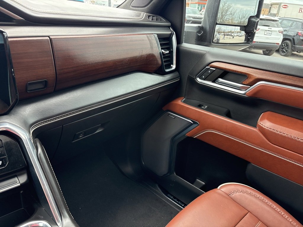 Used 2024 GMC Sierra 3500 Denali Ultimate image 28