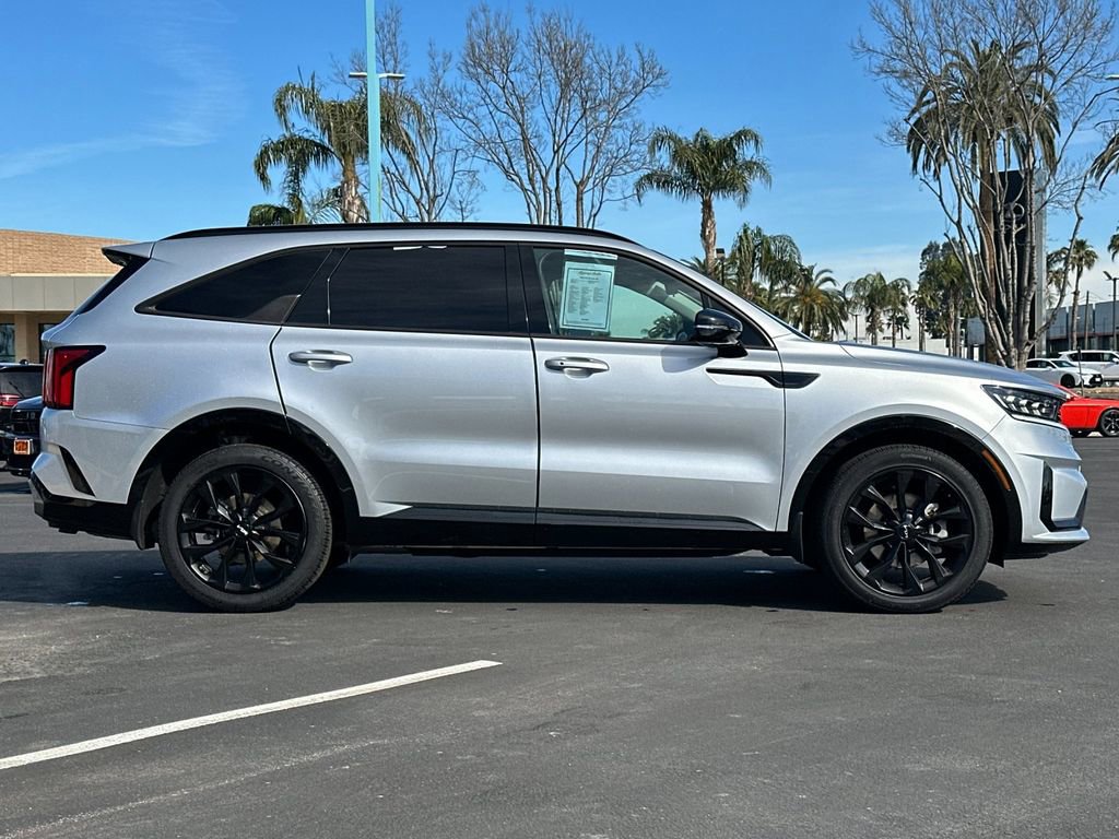 Used 2022 Kia Sorento SX FWD image 2