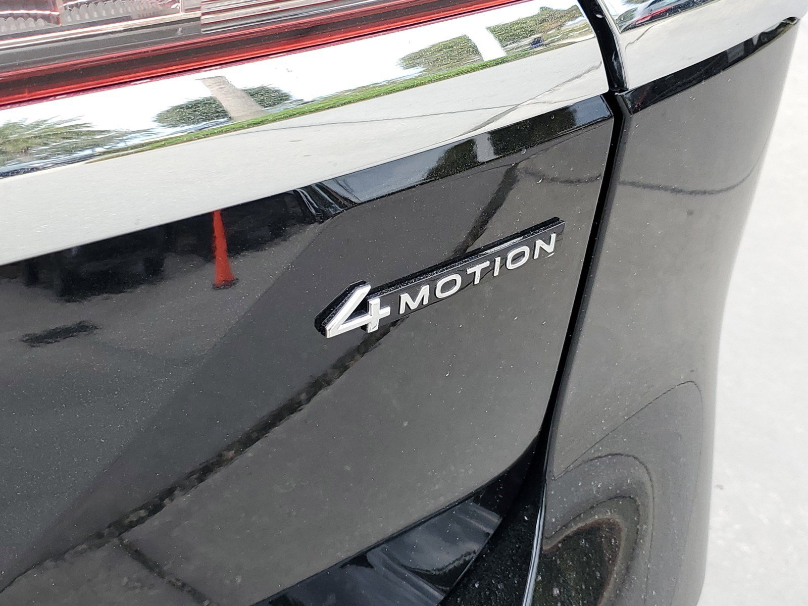 New 2025 Volkswagen Atlas SEL Premium R-Line image 8