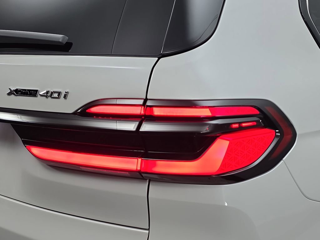New 2026 BMW X7 xDrive40i w/ M Sport Package image 32