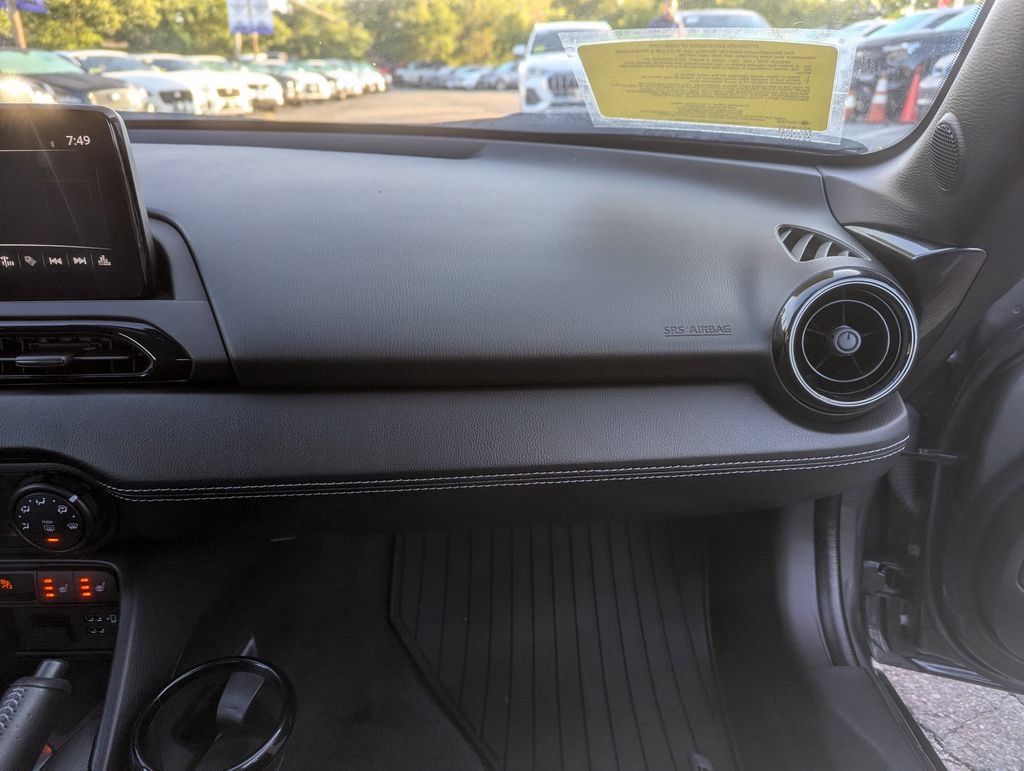 Used 2021 MAZDA MX-5 Miata RF Club RWD image 32