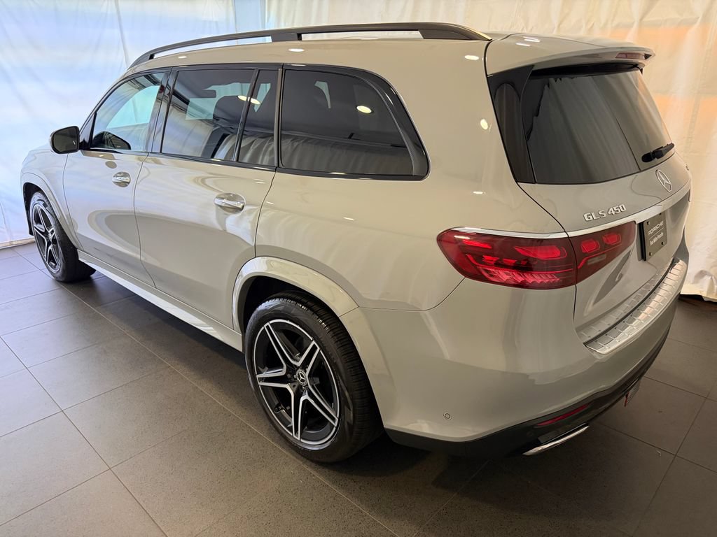Used 2025 Mercedes-Benz GLS 450 4MATIC image 3