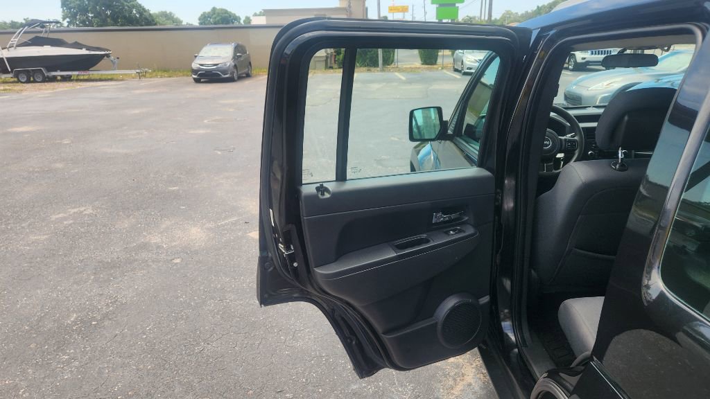 Used 2012 Jeep Liberty Sport AWD/4WD image 11