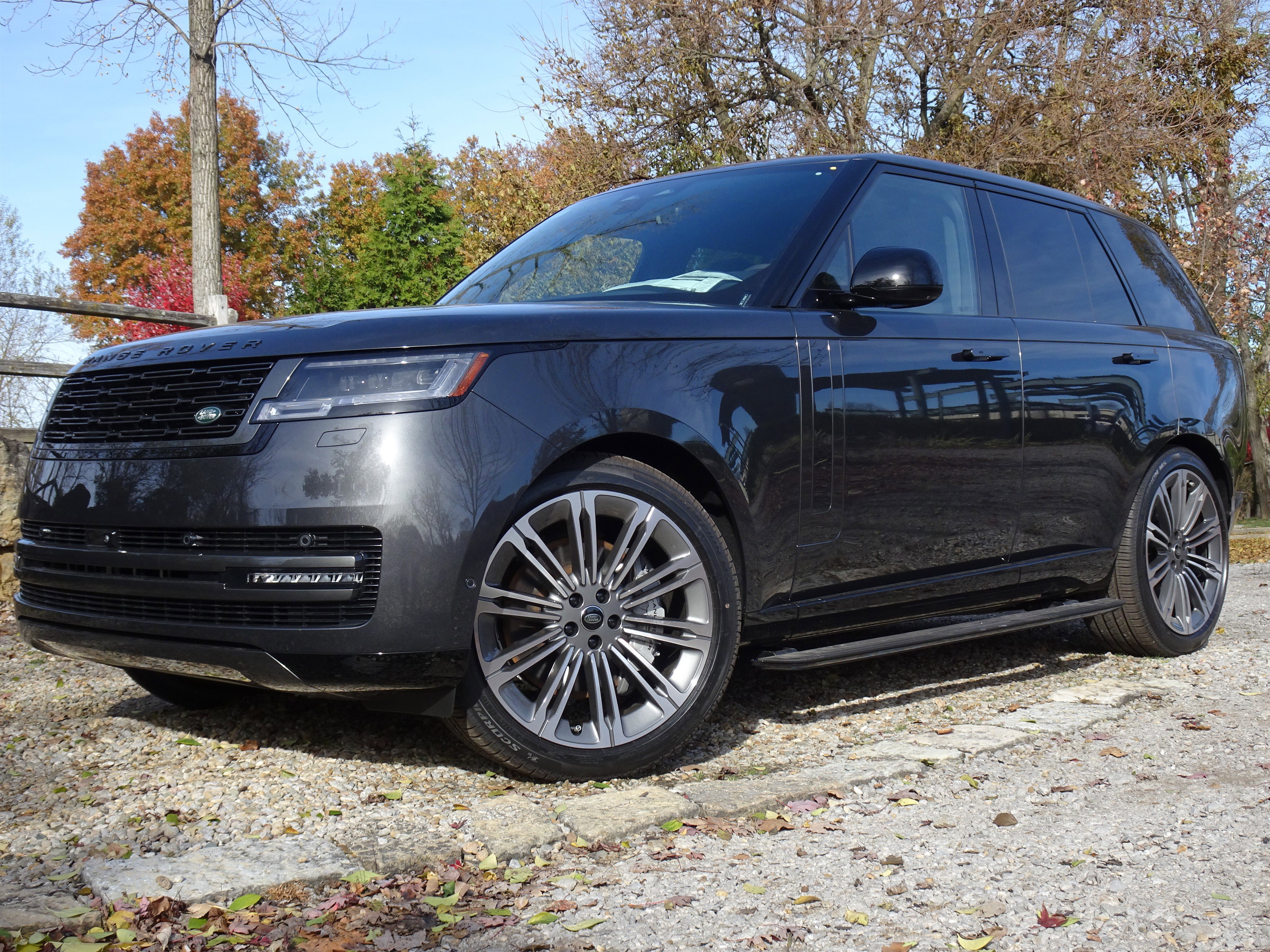 New 2025 Land Rover Range Rover SE image 1