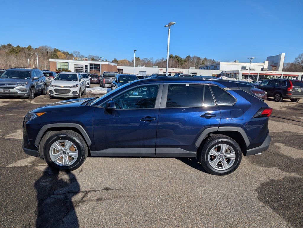 Used 2021 Toyota RAV4 XLE image 2
