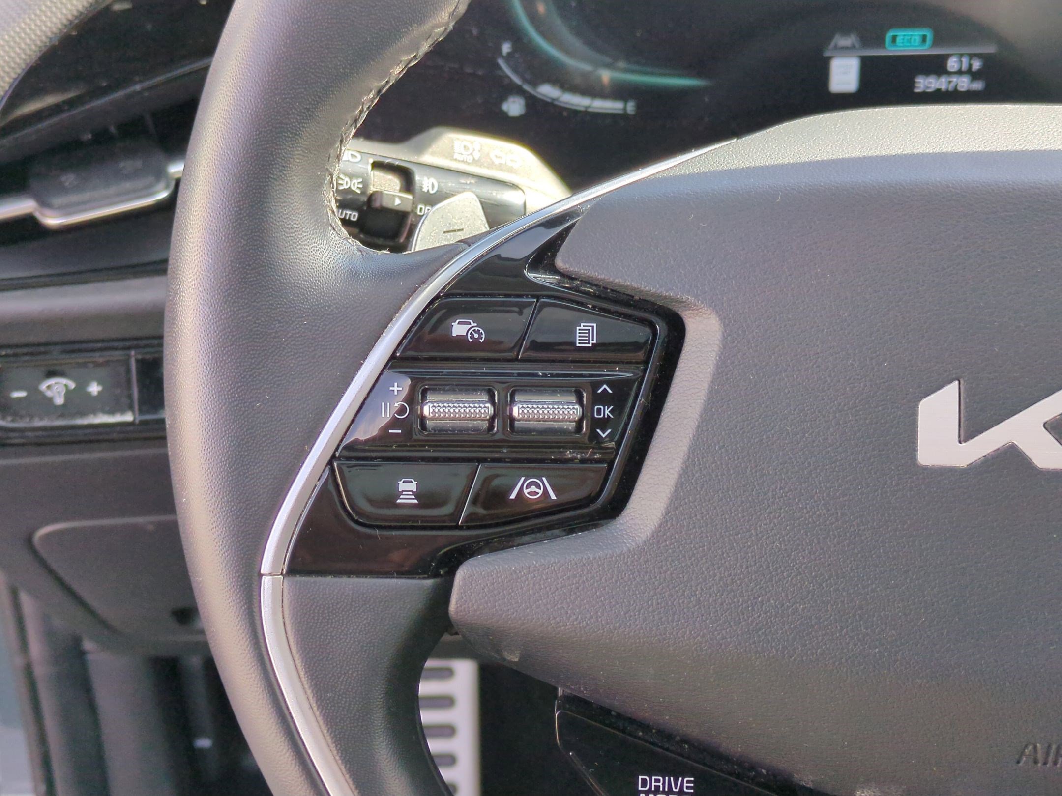 Used 2023 Kia Niro EX Touring image 21