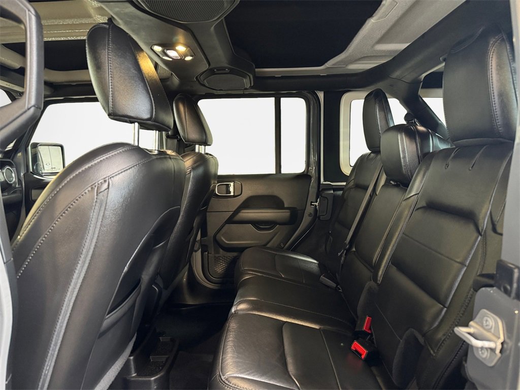 Used 2020 Jeep Wrangler Unlimited Sahara image 24